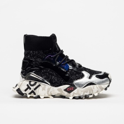 https://www.anajosapataria.com/product/sapatilhas-exe-134-108-black-silver