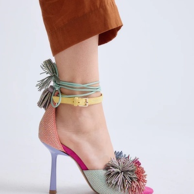 https://www.anajosapataria.com/product/sandalias-exe-jenifer-725-mult