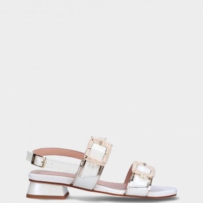 https://www.anajosapataria.com/product/sandalia-mlv-carol-80-white