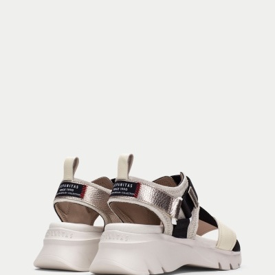 Sandálias desportivas com tiras preto, bege e metálico prateado