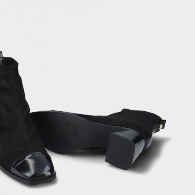 Botas pretas de salto quadrado com biqueira brilhante