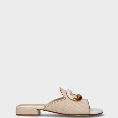 https://www.anajosapataria.com/product/chinelos-mlv-carol-83-bege