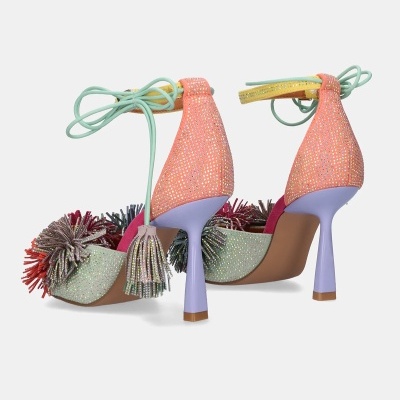 Sapatos de salto alto coloridos com tassel brilhante e atacadores ao tornozelo