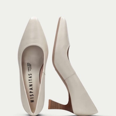 Sapatos de salto médio bege da marca HISPANITAS