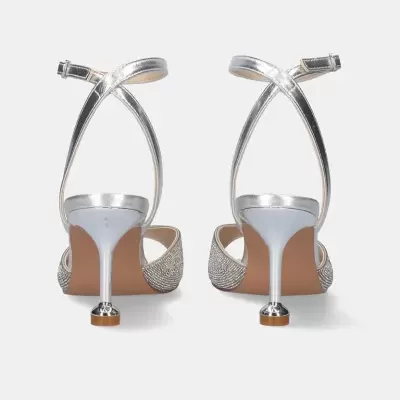 Sandálias femininas prateadas com salto e detalhes brilhantes