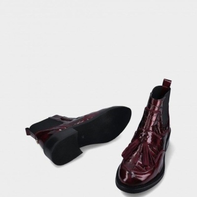 Botins de verniz bordeaux com franjas e salto preto