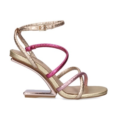 https://www.anajosapataria.com/product/sandalias-exe-magie-811