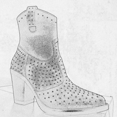 Bota feminina tipo cowboy com furos decorativos em couro cru