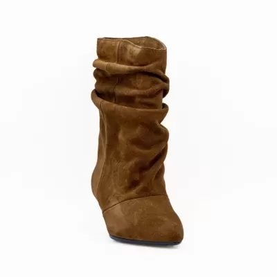https://www.anajosapataria.com/product/bota-befree-rita-068-camel