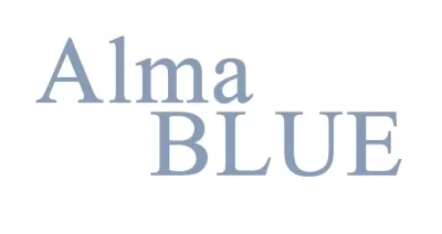 Texto 'Alma BLUE' em azul claro sobre fundo branco