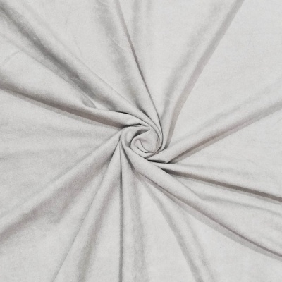 tecido cinza claro com dobras em espiral