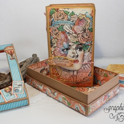 Artigos de papelaria decorativos com motivos florais e rosto feminino em cores pastel