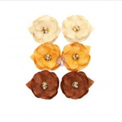 Seis flores decorativas de tecido em creme, laranja e castanho escuro com pedras no centro