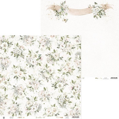 Papel de scrapbook com padrão floral branco e verde e faixa decorativa com flores e fita