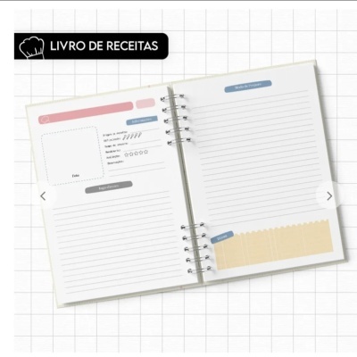 Livro de receitas aberto com páginas em branco e espaço para anotações
