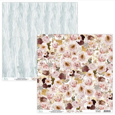 Folhas de papel decorativo com padrões florais e ondulados em tons suaves