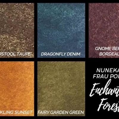 Cinco amostras de cores e texturas com texto branco e fundo preto