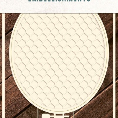 Adereço em chipboard leve branco em forma de balão com padrão geométrico