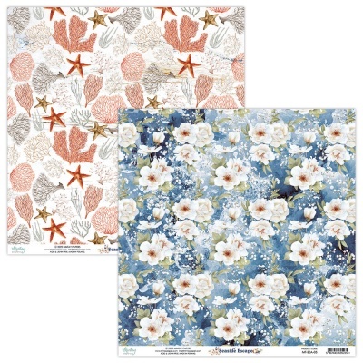 Papel decorativo para artesanato com padrões de estrelas-do-mar, corais e flores sobre fundo branco e azul