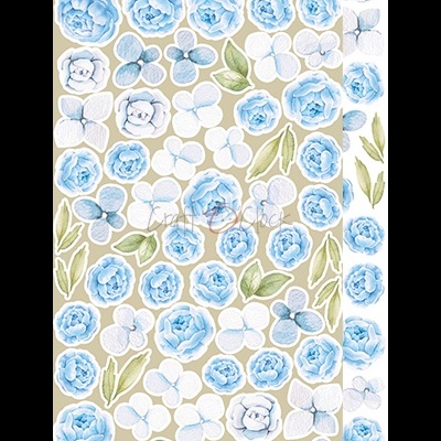 Papel decorativo com padrões de flores azuis e folhas verdes sobre fundo bege