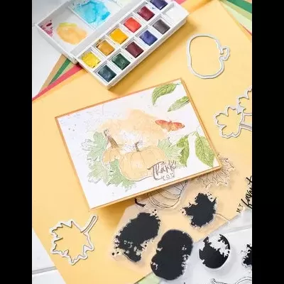 Materiais de pintura e artesanato com tema de outono e agradecimento