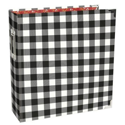 Álbum de fotos xadrez preto e branco com interior floral e cantos metálicos