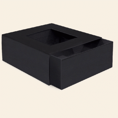 Caixa preta retangular com janela transparente e tampa destacável