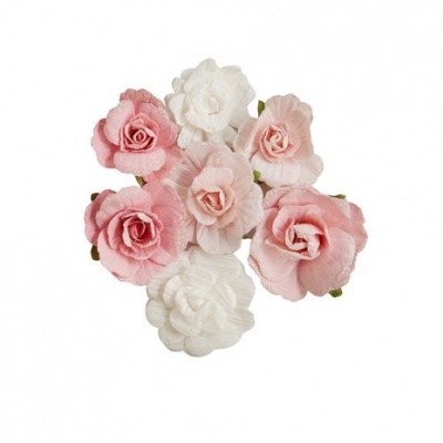 Conjunto de flores artificiais em rosa e branco