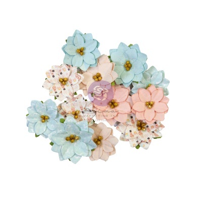 Flores artificiais coloridas em tecido com contas douradas no centro