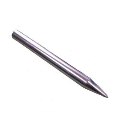 Ferramenta metálica cilíndrica com ponta afiada prateada