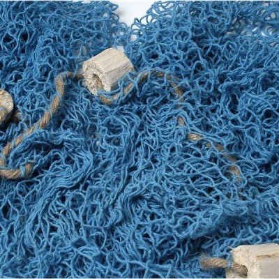 Rede de pesca azul com flutuadores de cortiça