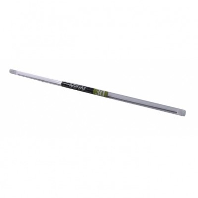 Barra de cortina branca com etiqueta preta e verde, isolada sobre fundo branco