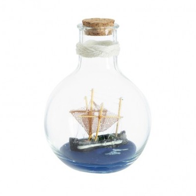 Frasco de vidro com modelo de navio em miniatura