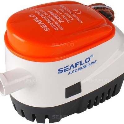 Bomba automática de porão SEAFLO com tampa laranja e corpo branco e preto