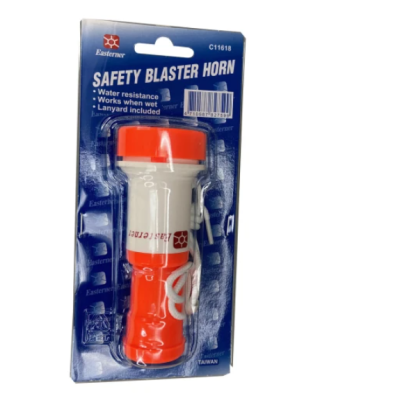 Apito de segurança branco e laranja embalado em cartão azul com texto Safety Blaster Horn