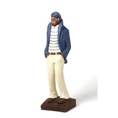 Estatueta decorativa de homem com roupa azul e branca sobre base castanha