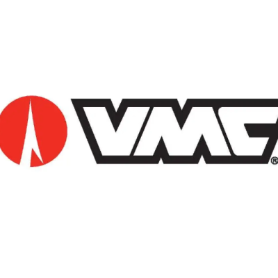 Logótipo preto VMC com círculo vermelho e forma branca