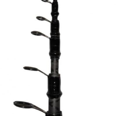 Cana de pesca telescópica preta com argolas metálicas prateadas