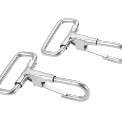 Duas molas metálicas prateadas com suporte retangular