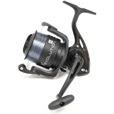 Carreto de pesca preto com linha cinzenta e texto EVOLUTION 40.