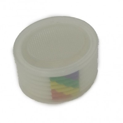 Recipiente plástico redondo com tampa transparente e etiqueta colorida