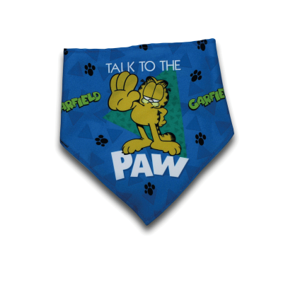 Bandana azul com desenho do Garfield e texto 'TALK TO THE PAW'