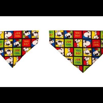 Bandana colorida para cão com desenhos de Snoopy e texto JOE COOL