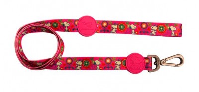 Trela para cães colorida com padrão floral e personagens e alças cor-de-rosa