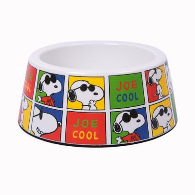 Comedouro branco de cerâmica com decoração colorida do Snoopy e texto JOE COOL