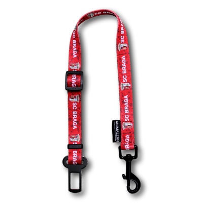 Correia vermelha para cão com texto SC BRAGA e logotipos, fivela e clipe pretos.