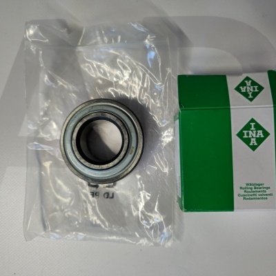Metal rolling bearing and INA branded box