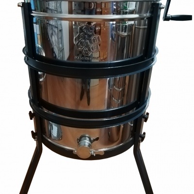 extrator de mel em aço inoxidável com manivela e estrutura preta