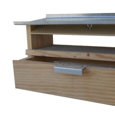 Armadilha para insetos em madeira clara com tampa e gaveta metálicas