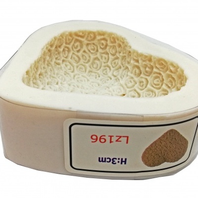 Suporte para sabonete em forma de coração branco com interior texturizado